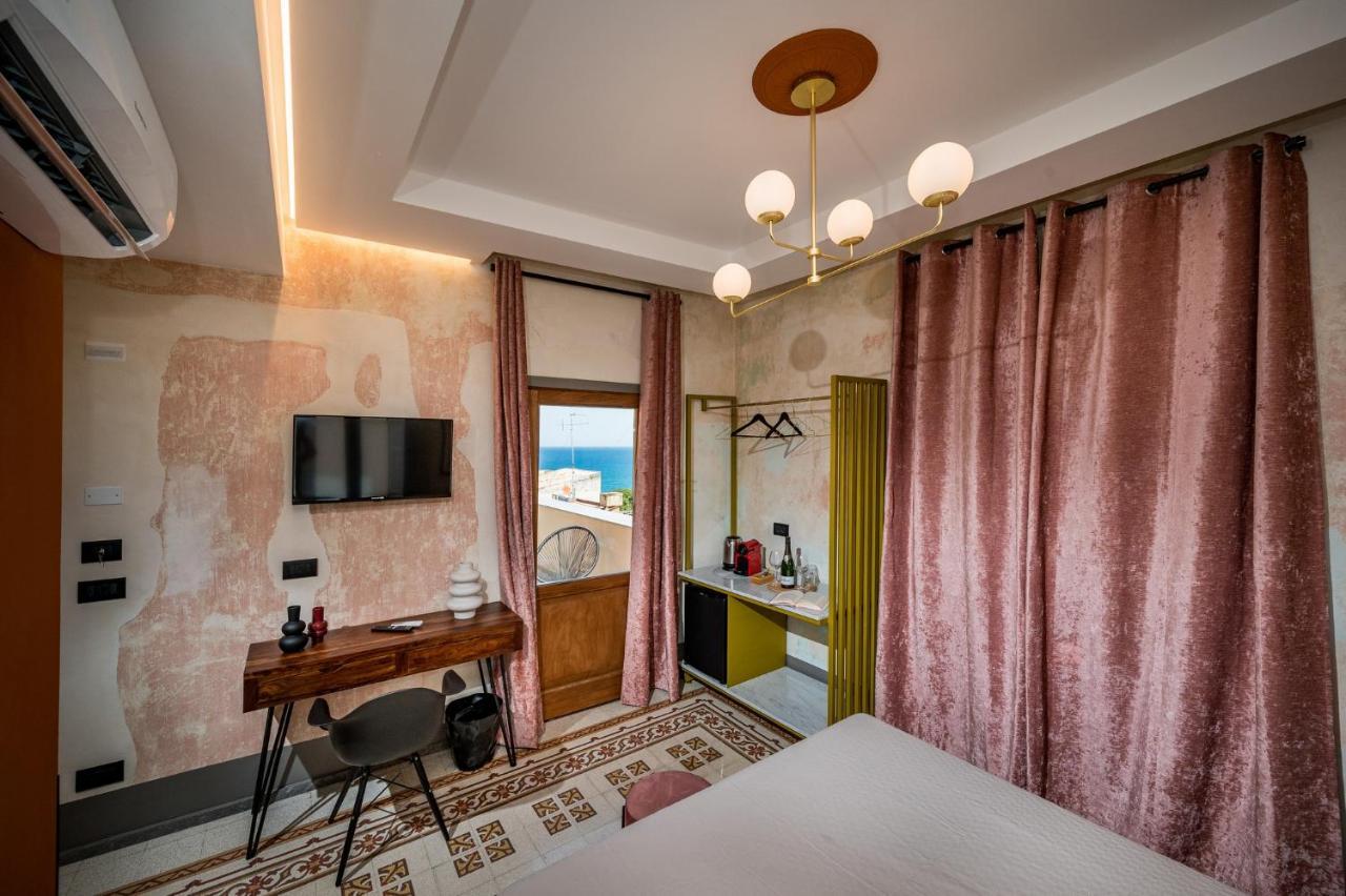 Art E Dimora - Boutique Room. 卡斯泰拉马莱 外观 照片