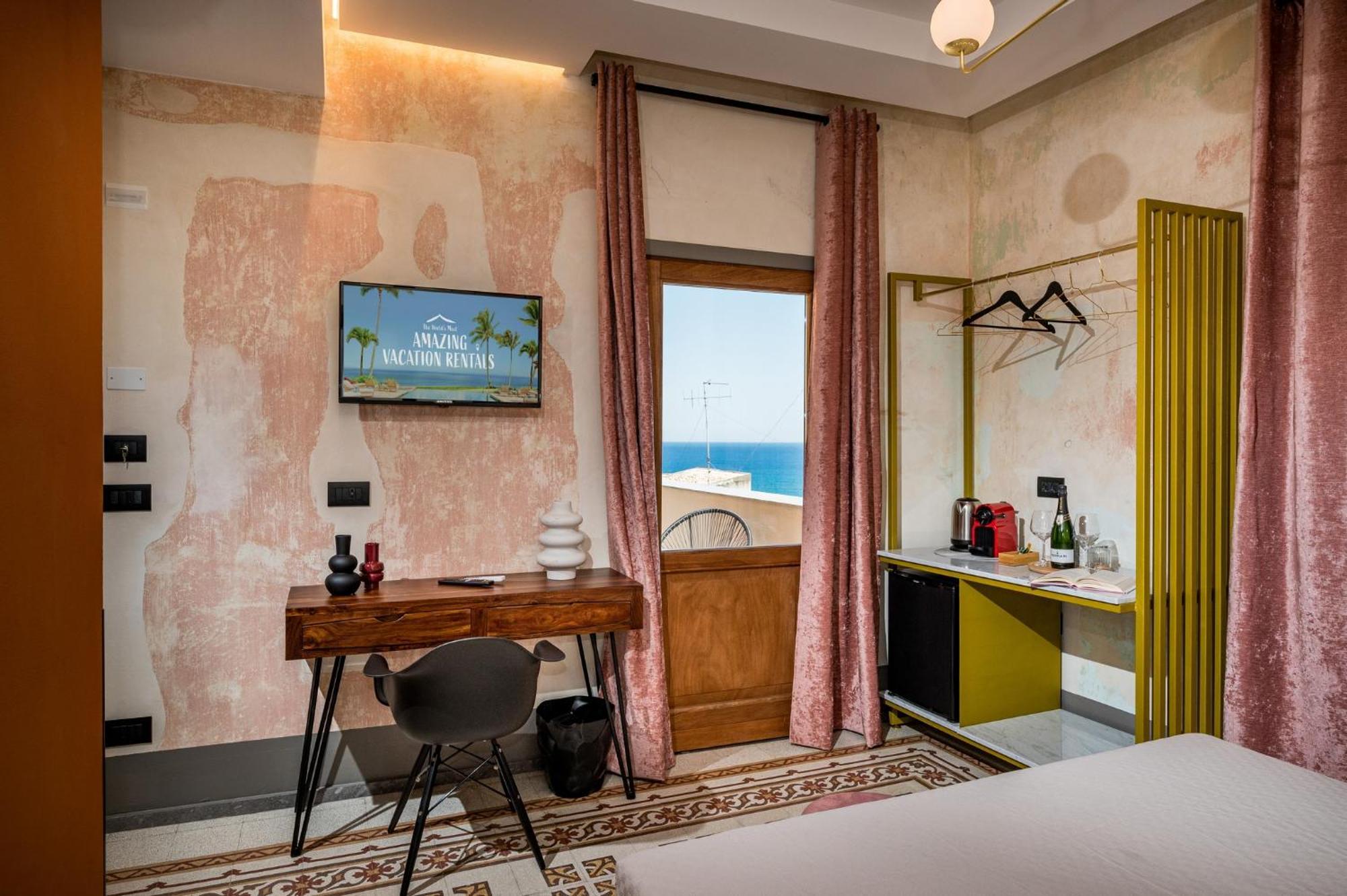 Art E Dimora - Boutique Room. 卡斯泰拉马莱 外观 照片